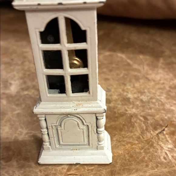 Vintage Die Cast Metal White Grandfather Clock Pencil Sharpener - Picture 5 of 13